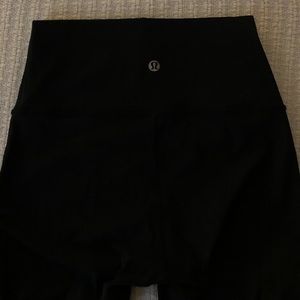 Lululemon Black Wunder Under leggings